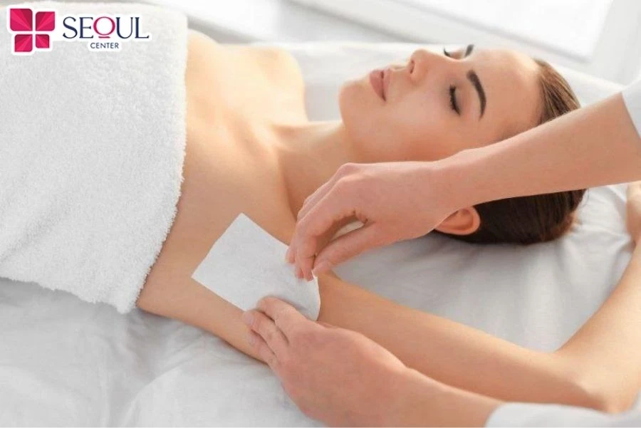 Bạn không nên wax hay nhổ lông trước khi triệt bởi có thể làm mất nang lông, giảm hiệu quả triệt