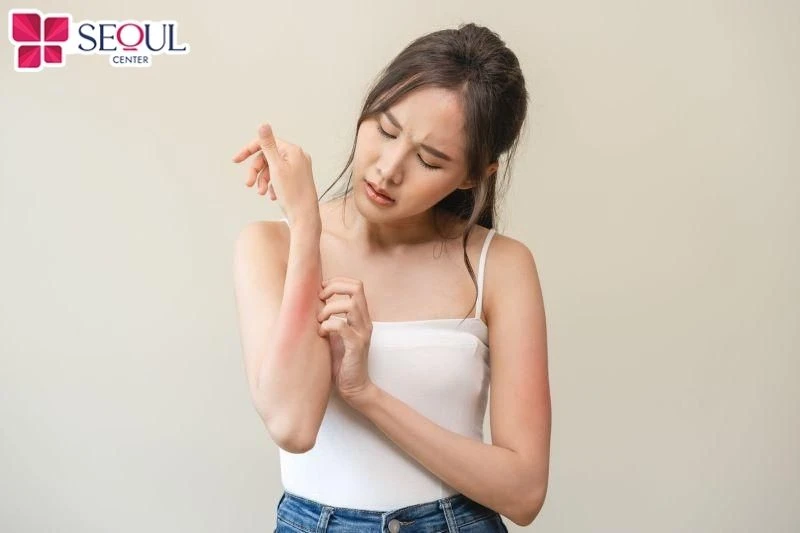 Nếu da đang bị thương, có vết thương hở hoặc gặp vấn đề về bệnh da liễu, bạn nên tham khảo ý kiến của bác sĩ trước khi triệt lông