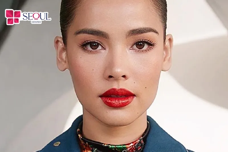 Đây là kiểu mày có độ cong vừa phải, đặc biệt phù hợp với những ai có dáng mày thưa