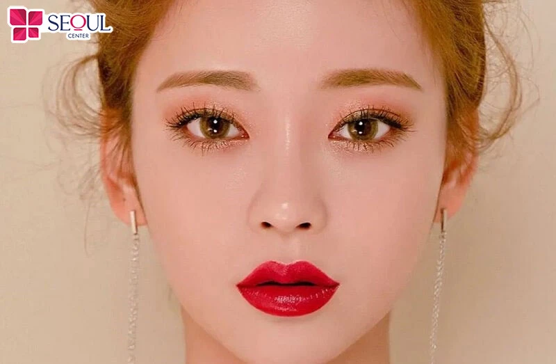 Nhuộm lông mày bằng bột cà phê sẽ giúp lên màu đậm và độ bám cao