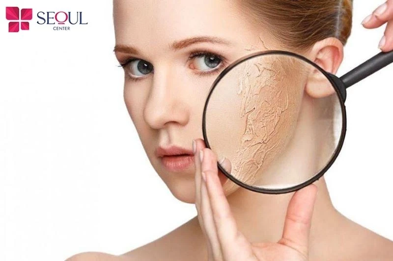 Vùng da mặt thường có xu hướng đen hơn da tay bởi có cấu trúc mỏng hơn so với những vùng da khác