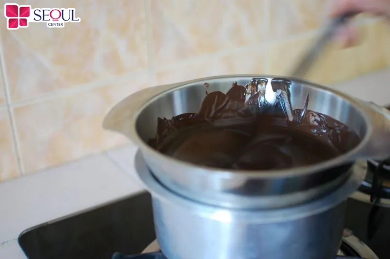 Wax lông nách bằng chocolate vừa có mùi thơm dịu nhẹ, vừa giúp dọn sạch lông