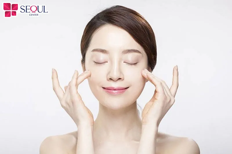 Vùng mắt khá nhạy cảm nên bạn cần chăm sóc cẩn thận sau khi trị lật mi dưới