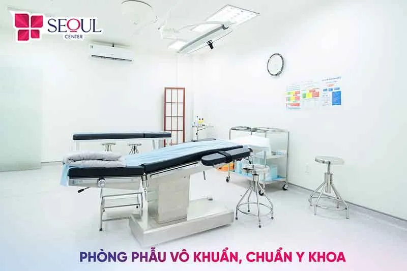 Seoul Center sở hữu không gian cơ sở vật chất hiện đại, phòng phẫu luôn đảm bảo vô khuẩn, quy trình cấy mỡ chuẩn Y khoa