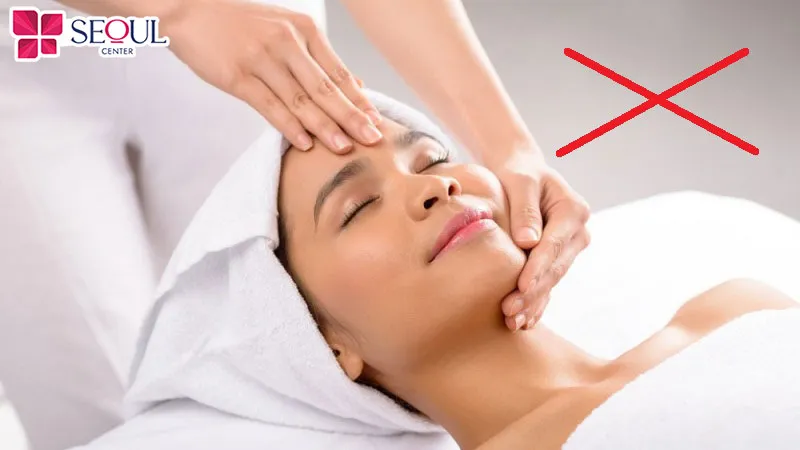 Sau khi cấy mỡ toàn mặt không nên massage, nắn, bóp, sờ lên da mặt