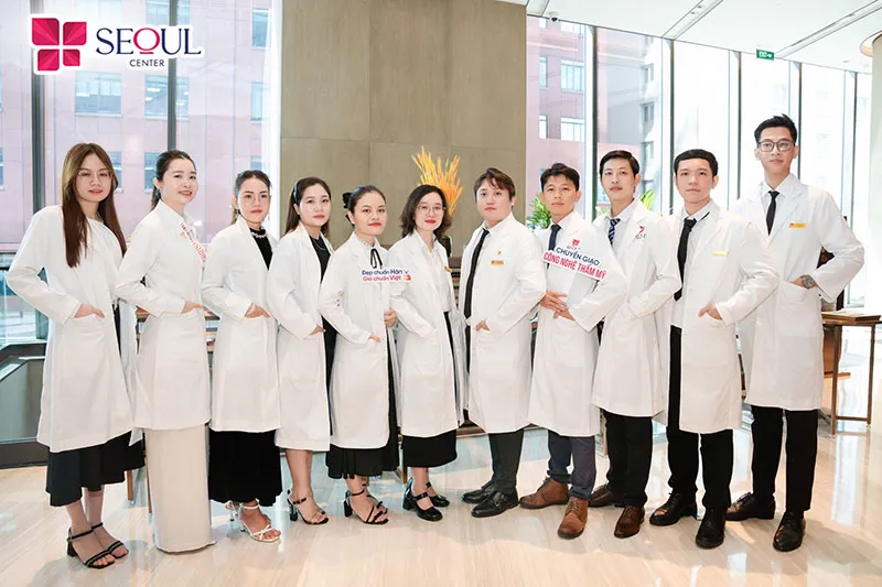 Đội ngũ bác sĩ tại Seoul Center không chỉ giàu kinh nghiệm, giỏi tay nghề mà còn tận tâm với khách hàng
