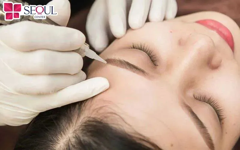 Phun chồng màu da để che đi khuyết điểm mày cũ nhanh chóng