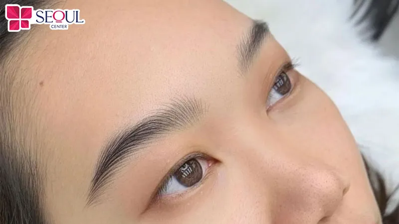 Phun sợi Silkbrows giúp tạo dáng lông mày mềm mại, tự nhiên