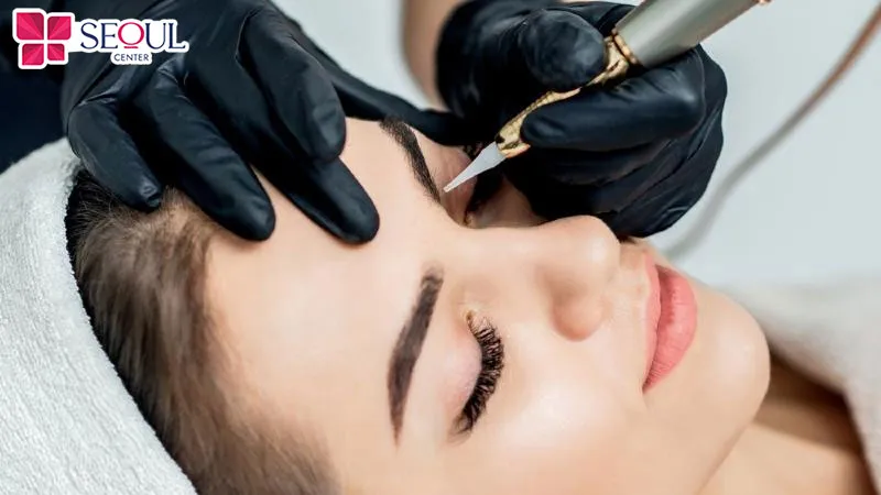 Người có lông mày ít nên lựa chọn phương pháp phun xăm lông mày