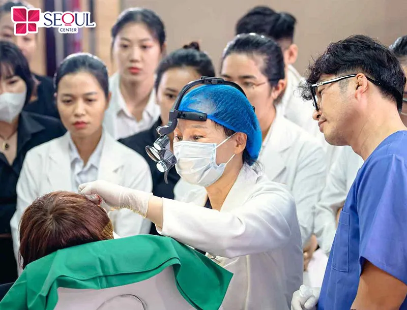 Đội ngũ bác sĩ tại Seoul Center luôn được đào tạo, cập nhật những xu hướng làm đẹp mới để thực hiện quy trình sửa mí dễ dàng