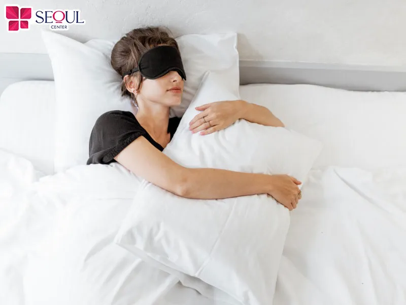 Trong giai đoạn đầu thu mỏng môi, bạn nên ngủ tư thế nằm ngửa