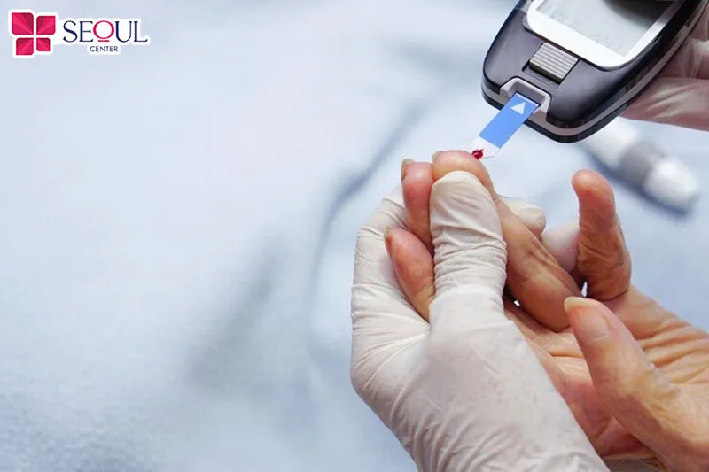 Những người thuộc các nhóm bệnh trên không nên uống nước sau phun xăm môi