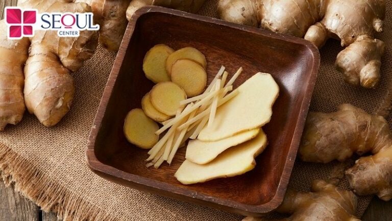 Xông hơi da mặt với gừng không chỉ làm sáng da, sạch da, mờ thâm mụn mà còn giúp bạn thư giãn, xua tan mệt mỏi