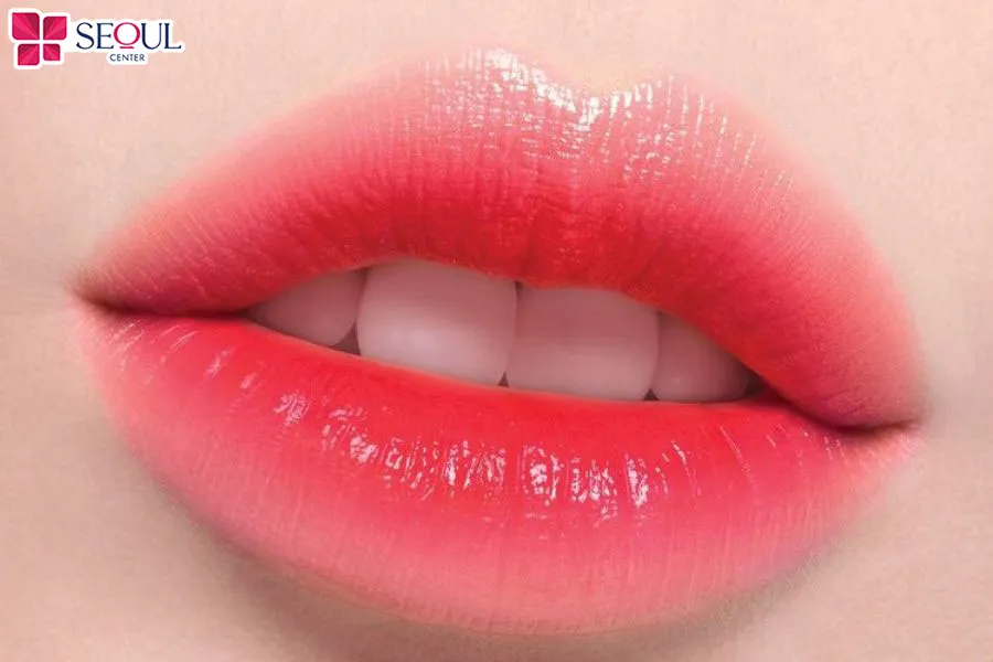 Màu đỏ hồng phù hợp với nhiều độ tuổi, kể cả những ai ở độ tuổi 30 trở đi đều phù hợp lựa chọn màu môi này