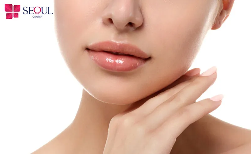 Phun môi màu nude kết hợp với da ngăm tạo sự sành điệu, lai Tây