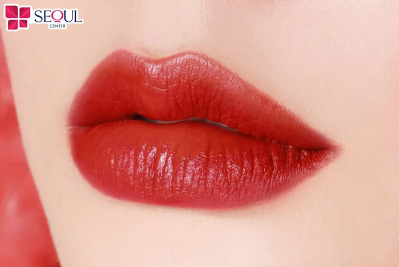 Đỏ ruby là màu môi giúp các nàng da ngăm thêm phần gợi cảm