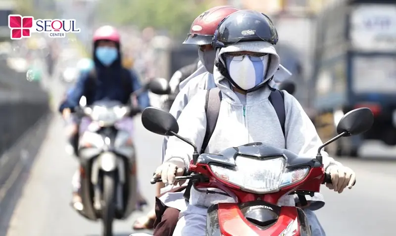 Bảo vệ vùng da vừa triệt lông khỏi tia UV bằng cách che chắn kỹ càng khi ra ngoài