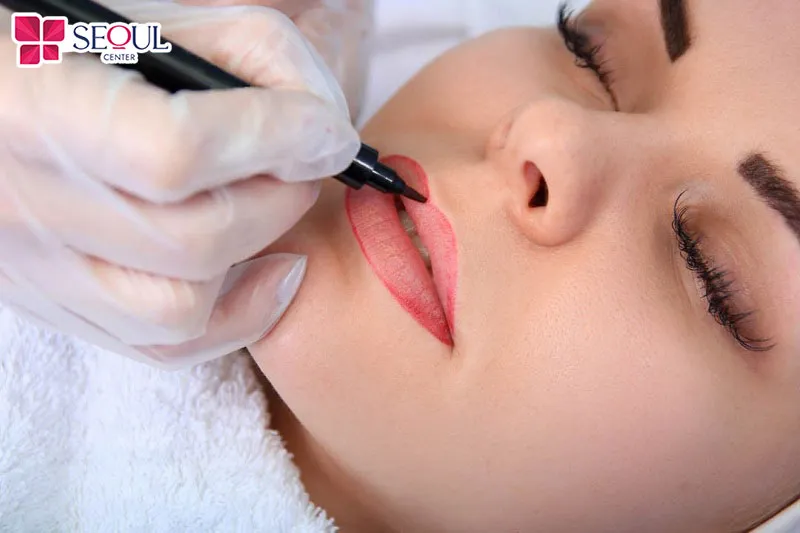 Khi dặm lại môi thường không có cảm giác đau vì môi đã quen với tác động của kim phun, chưa kể môi đã được ủ tê tương tự lần đầu phun