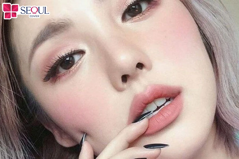 Màu hồng trà dù khá lạ nhưng vẫn được nhiều chị em yêu thích bởi sự hiện đại và thanh lịch