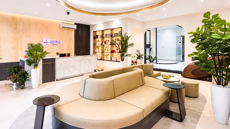 Tiếp khách 1