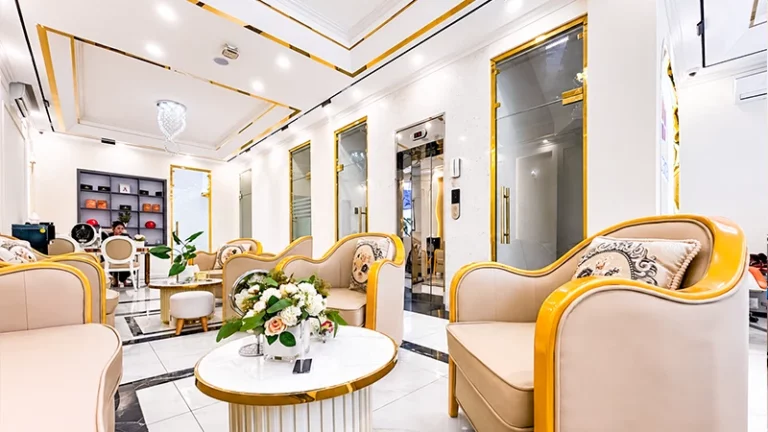Tiếp khách 5