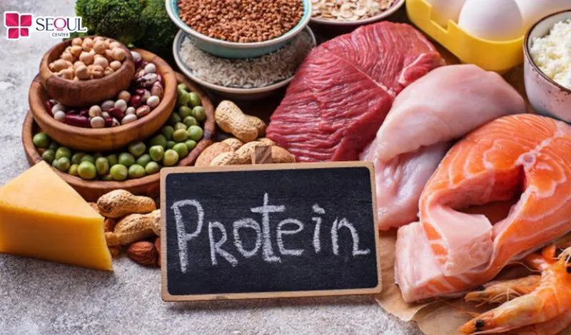 Chế độ dinh dưỡng giàu protein, omega-3, vitamin E và biotin giúp nuôi dưỡng nang lông từ bên trong.