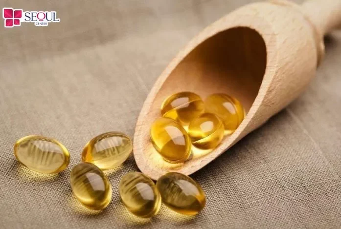 Vitamin E nuôi dưỡng và bảo vệ nang lông, hỗ trợ lông mày phát triển chắc khỏe, đậm màu và cải thiện tình trạng thưa mỏng.