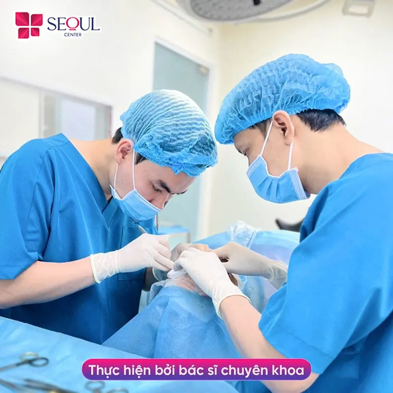 Khi thực hiện cắt mí sâu Tây hãy chọn cơ sở thẩm mỹ uy tín nơi có đội ngũ bác sĩ giỏi, chuyên môn cao, dày kinh nghiệm thực hiện