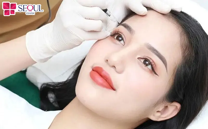Dặm lại lông mày lần 2 giúp hoàn thiện dáng mày và độ đậm nhạt chuẩn xác