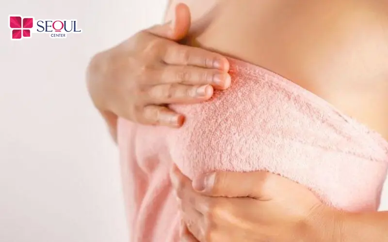 Lông vú đột ngột mọc nhanh, rậm và sẫm màu là dấu hiệu bệnh lý cho biết bạn cần thăm khám để xác định bệnh nền