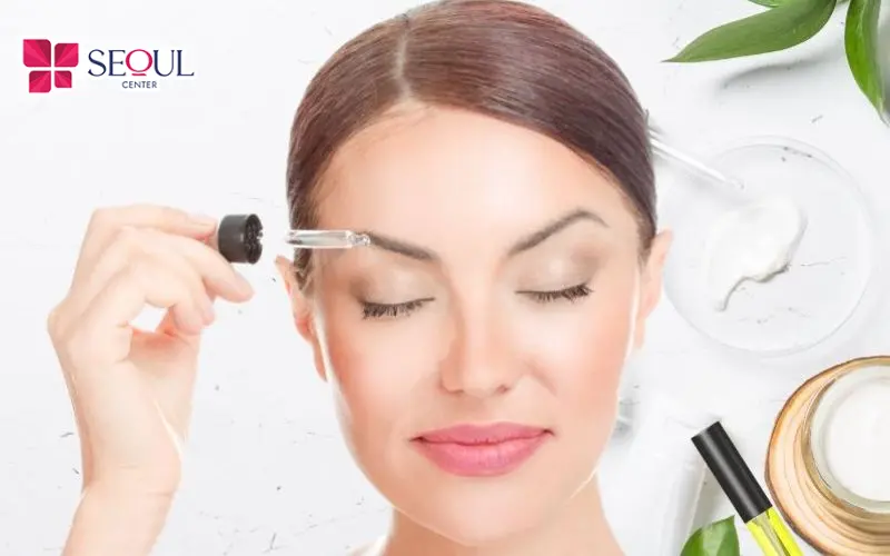 Thoa kem dưỡng ẩm và kháng viêm giúp phục hồi nhanh chóng các tổn thương ở hàng chân mày
