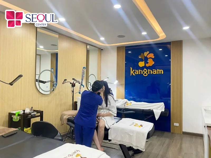 Bệnh viện Thẩm mỹ Kangnam đầu tư không gian và trang thiết bị hiện đại, phục vụ đa dạng nhu cầu trẻ hóa da và cải thiện đường nét khuôn mặt.
