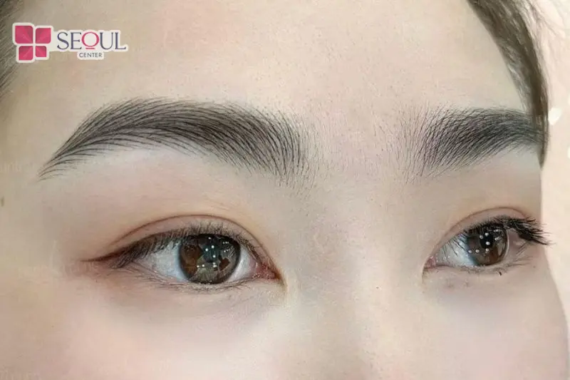 Dáng chân mày sắc nét và cân đối giúp tôn lên đường nét gương mặt