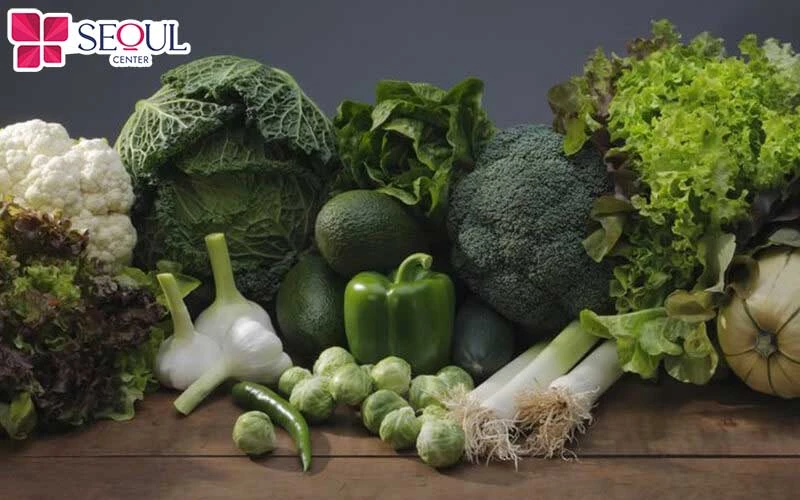 Ăn nhiều loại rau xanh sau điêu khắc sẽ giúp tăng cường sức đề kháng, hỗ trợ tái tạo tế bào, phục hồi lông mày