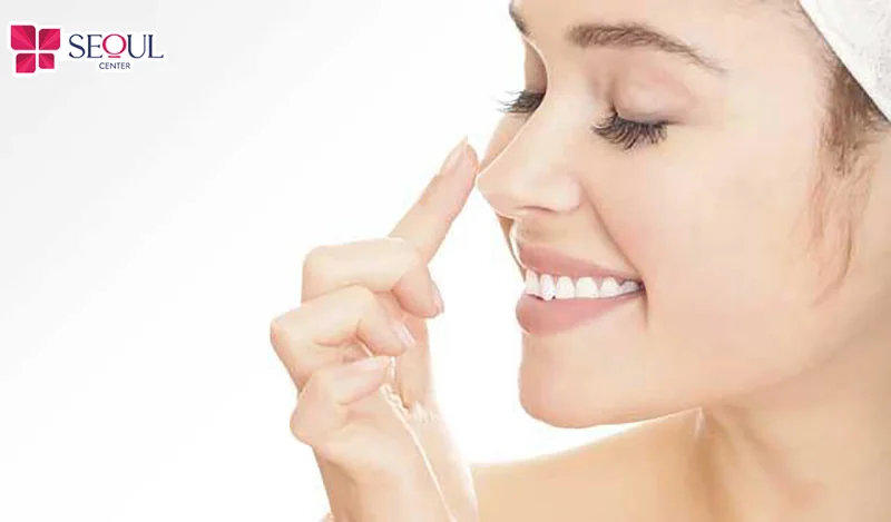 Cách gội đầu cho người mới nâng mũi cũng cần thực hiện cẩn thận để vết thương hồi phục nhanh
