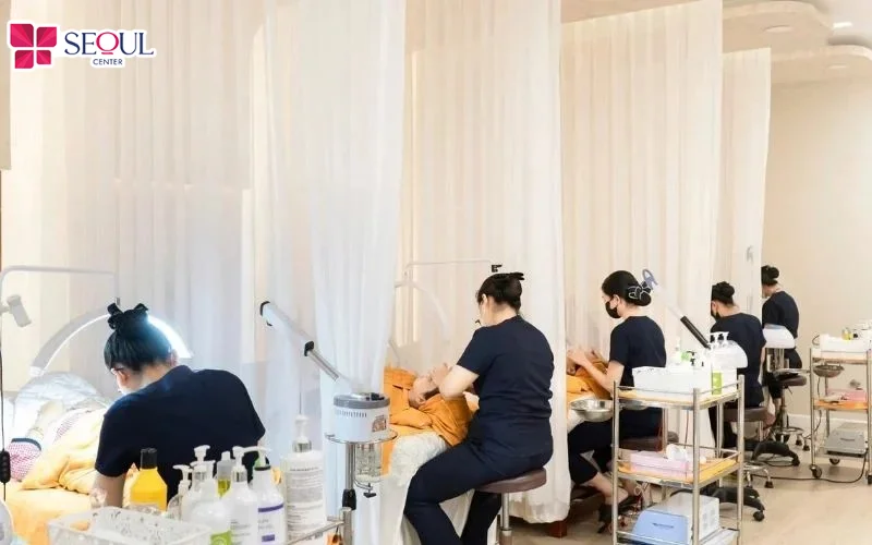 YB Spa được biết đến với dịch vụ chuyên nghiệp, mức giá hợp lý và trang thiết bị hiện đại, đáp ứng các tiêu chuẩn quốc tế.