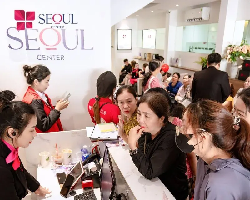 Lựa chọn cơ sở thẩm mỹ uy tín giúp đảm bảo quy trình điều trị mụn an toàn
