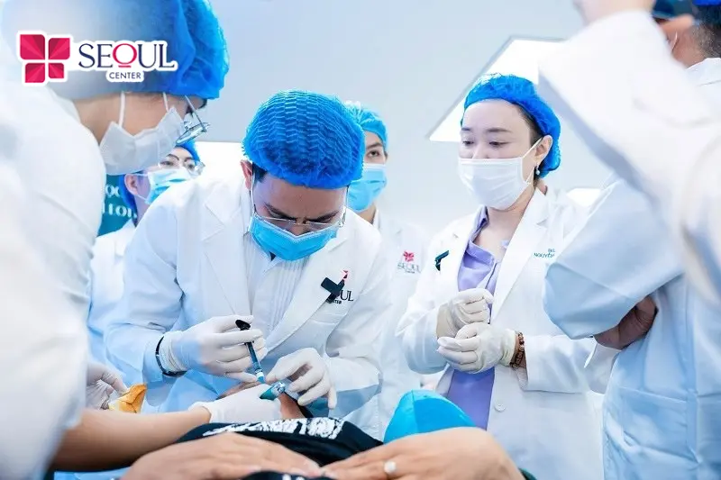 Sử dụng dịch vụ Filler Juvederm tại Seoul Center sẽ do chính bác sĩ có trình đội chuyên môn cao, giàu kinh nghiệm thực hiện