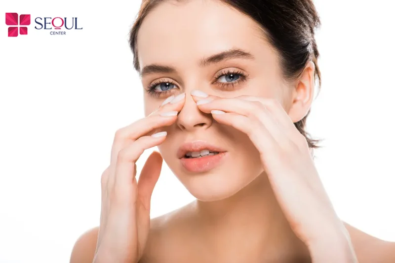 Cảm giác sưng đau nhẹ sau khi tháo sụn mũi là biểu hiện bình thường