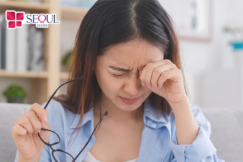 Sau khi tiêm Lido trẻ hóa mắt bạn không nên dụi mắt, massage mắt hay tì đè lên vùng hốc mắt