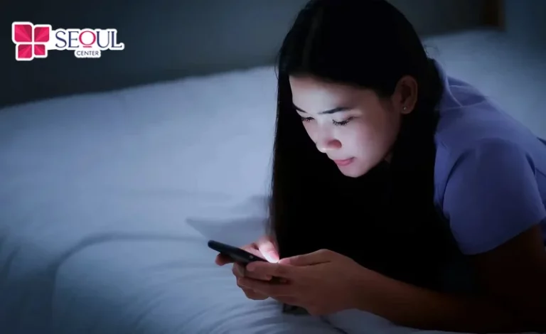 Sau khi thực hiện dịch vụ Mở Rộng Góc Mắt bạn cần hạn chế sử dụng điện thoại, thiết bị điện tử đặc biệt là vào buổi tối để mắt có thời gian nghỉ ngơi, phục hồi