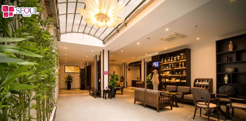 Không gian mộc mạc và thư thái tại Sen Spa giúp khách hàng chăm sóc da hiệu quả.
