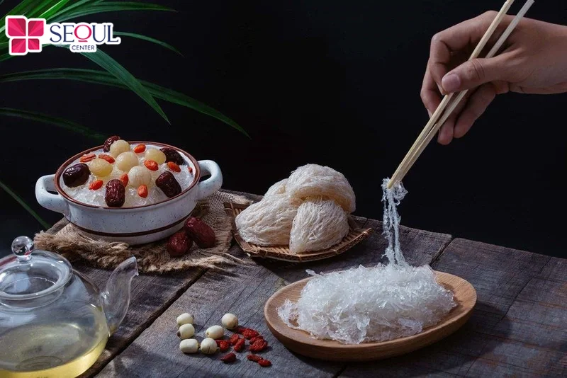 Yến chưng giàu protein và vi chất, có thể bổ sung vào chế độ dinh dưỡng sau nâng mũi khi vết thương đã ổn định.