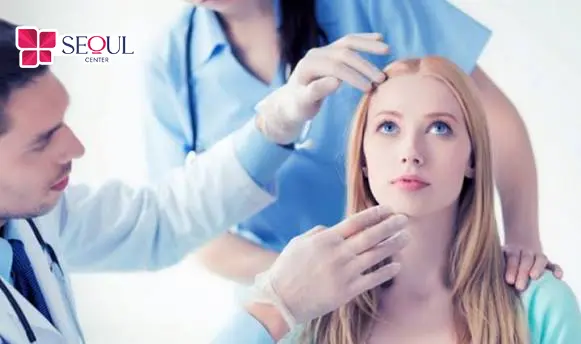 Thăm khám bác sĩ kịp thời nếu phát hiện các dấu hiệu bất thường sau khi tiêm filler
