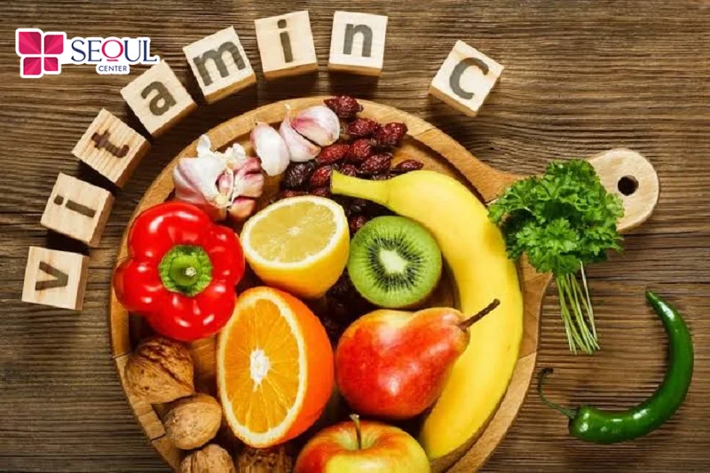 Chế độ ăn cân đối, bổ sung thực phẩm giàu vitamin giúp hỗ trợ sức khỏe và phục hồi da.