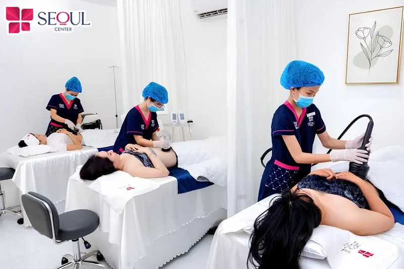 Chị em tin tưởng sử dụng dịch vụ triệt lông bikini không thâm sạm tại Seoul Center