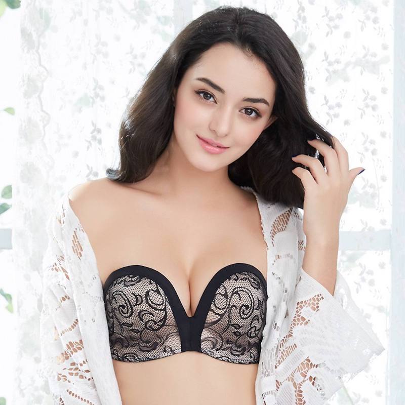 Áo cúp ngực tạo khe dễ mặc