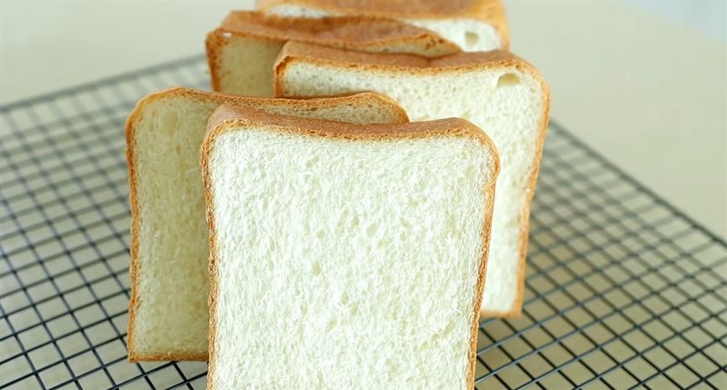 Bánh mì sandwich là thực phẩm phổ biến trong các bữa ăn của người Việt
