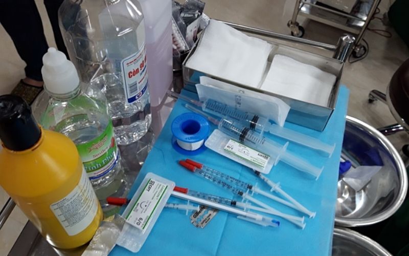 Môi trường tiêm filler không đảm bảo an toàn, sạch sẽ gây ra những biến chứng