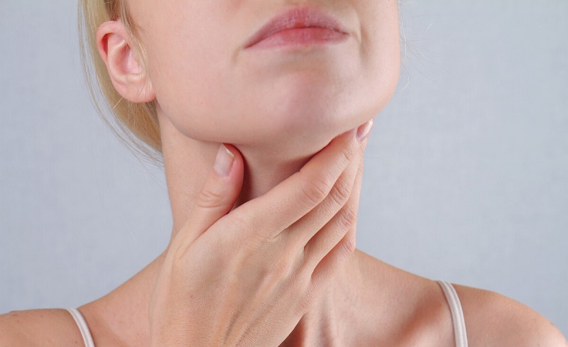 Cằm bị sưng là biến chứng khi tiêm filler cằm mà bạn cần lưu ý
